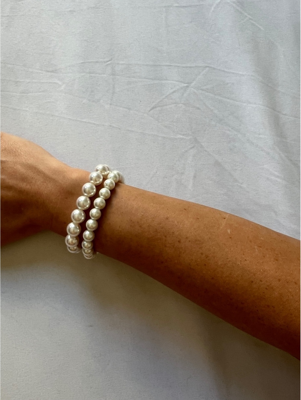 Set of 2 Faux Pearl Stretch Bracelets